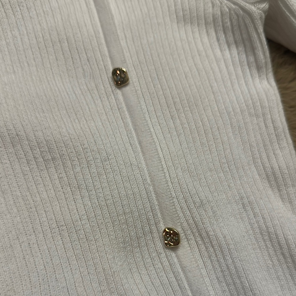 Cute White Ribbed Button-Detail Top - Picture 5 of 10